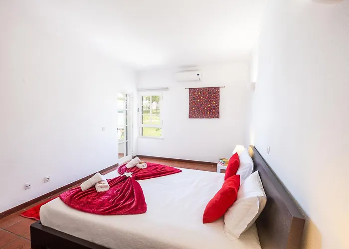 Villa Saint Lucia By Algarve Vacation